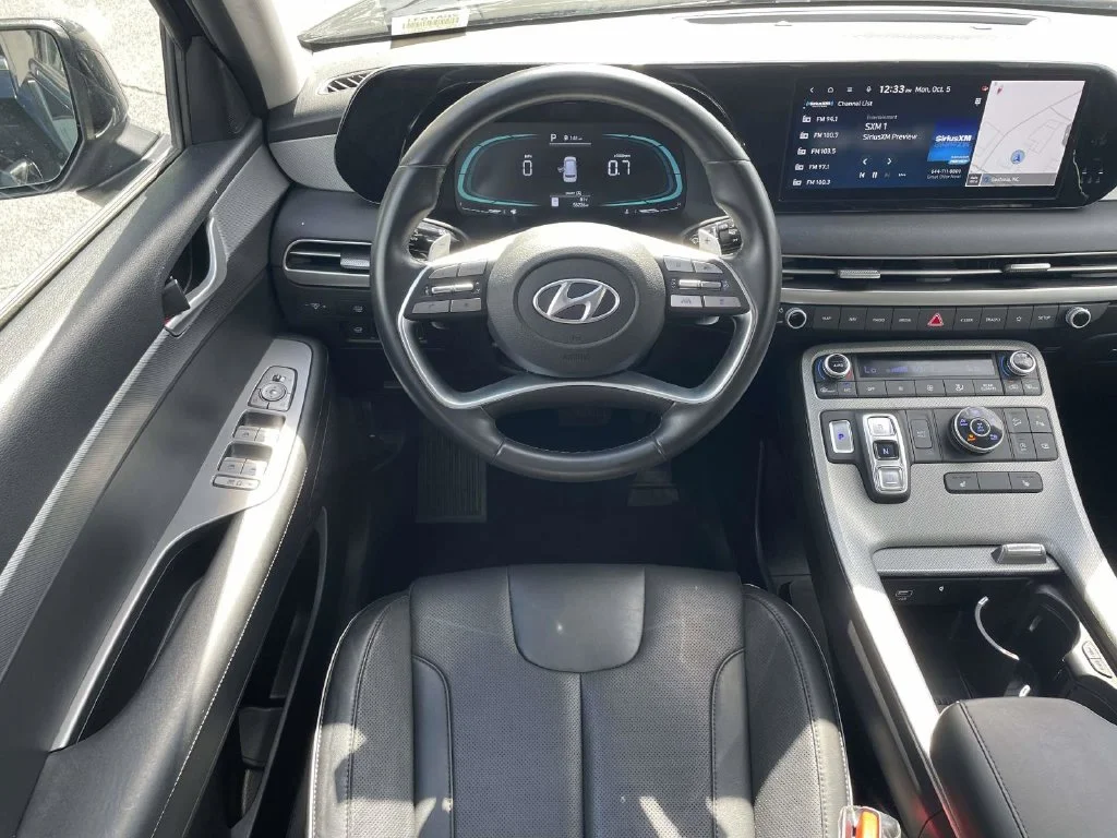 Certified Used 2025 Black Hyundai SEL image 23