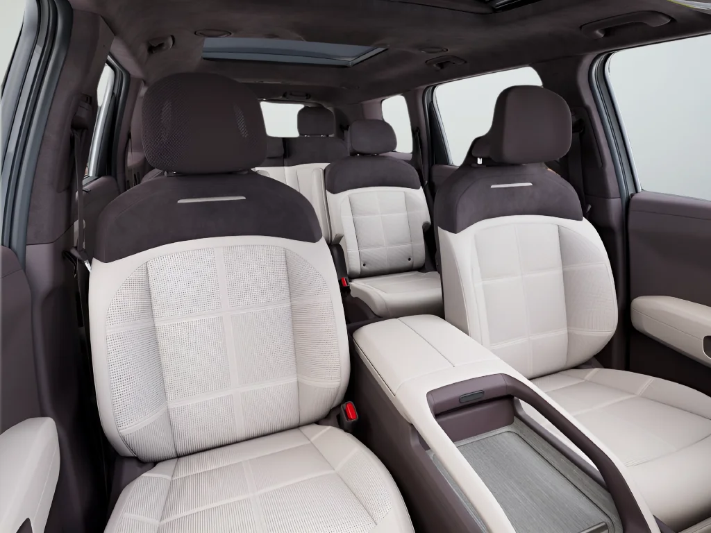 New 2027 White Kia SX Prestige image 11