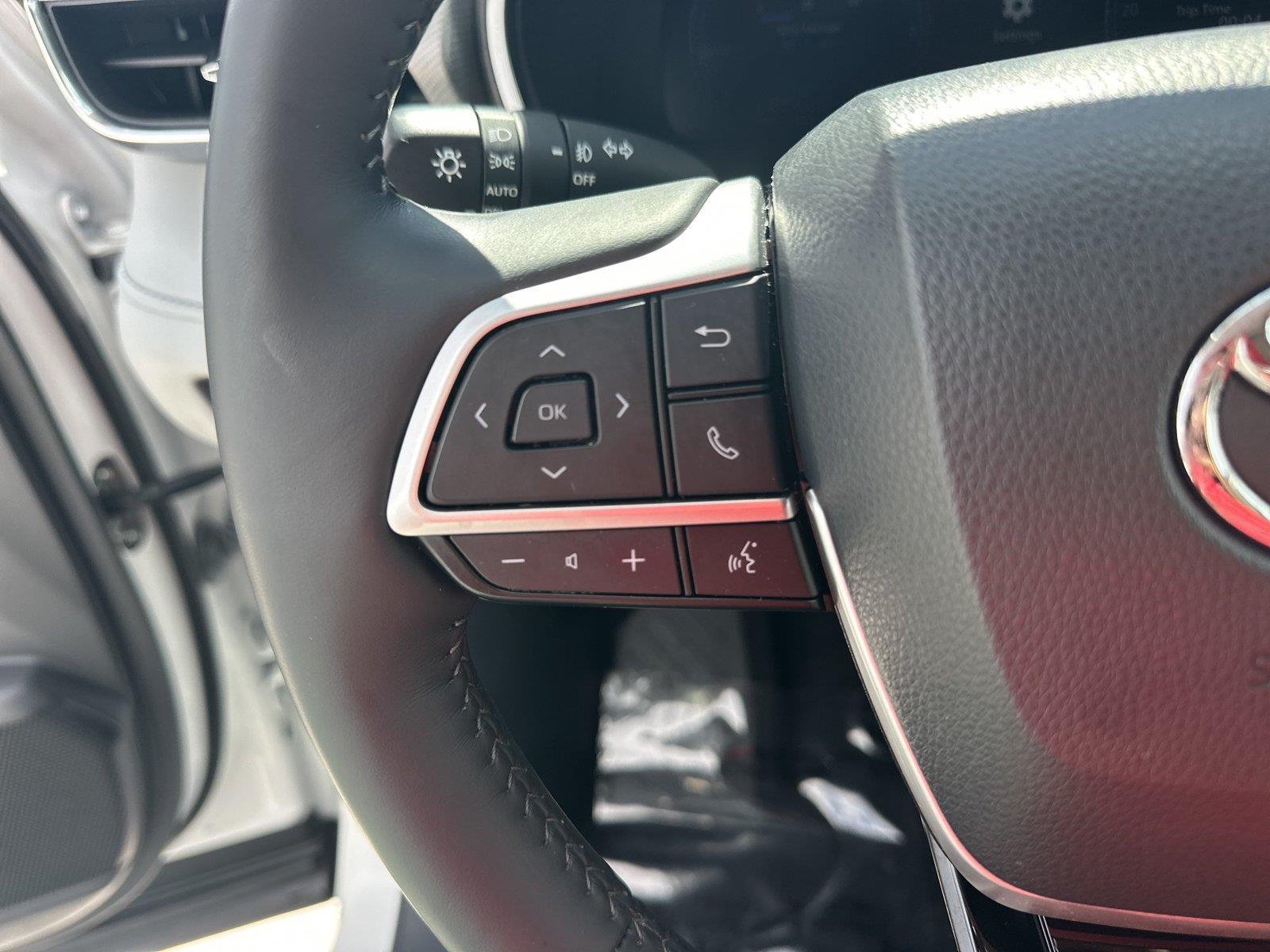Used 2023 Wind Chill Pearl Toyota Platinum image 20