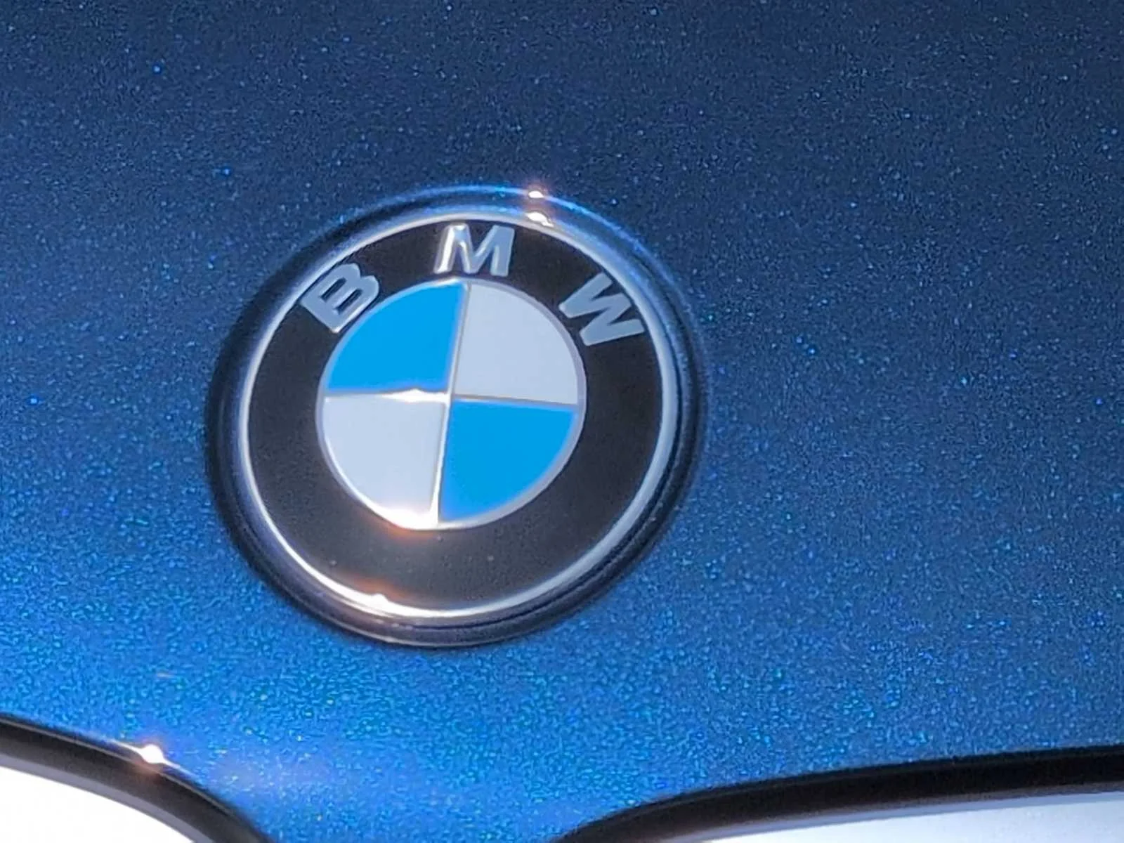 New 2025 Tanzanite Blue II Metallic BMW 330i xDrive image 11