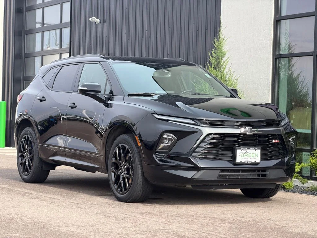 Used 2025 Black Chevrolet RS image 4