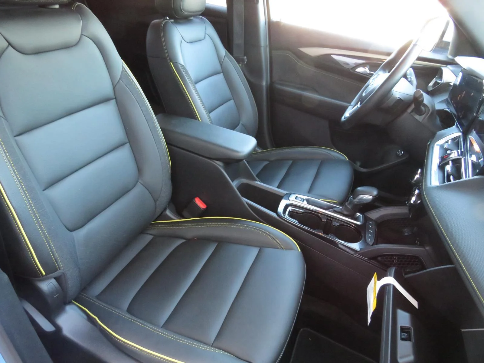 Used 2024 Fountain Blue Chevrolet ACTIV image 29
