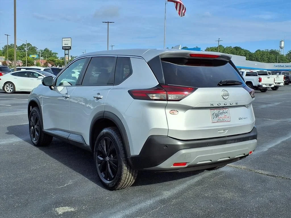 Used 2022 Silver Nissan SV Intelligent AWD image 16