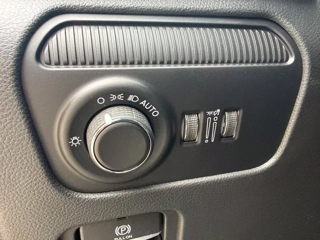 New 2027 Gray Jeep Upland image 31