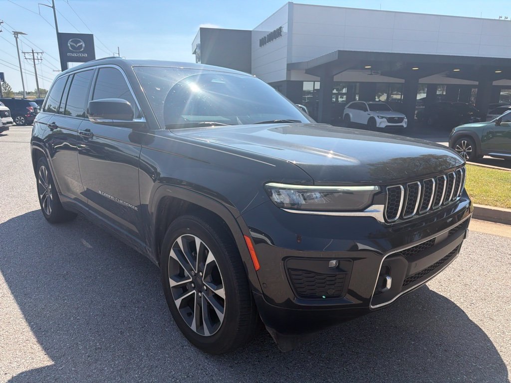 Used 2024 Brown Jeep Overland image 3