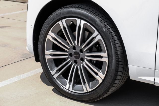 New 2026 White Land Rover Dynamic SE image 64