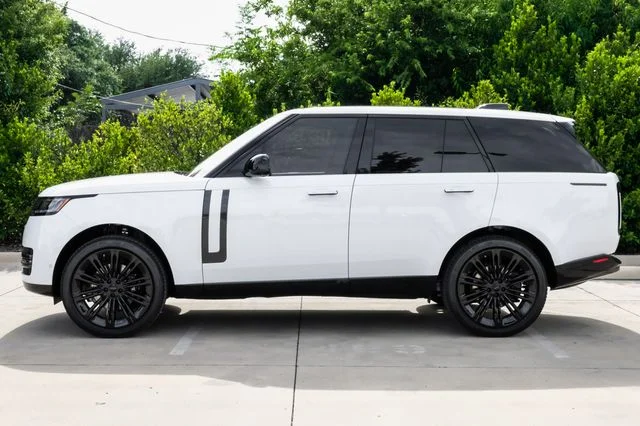 New 2026 Fuji White Land Rover SE image 16