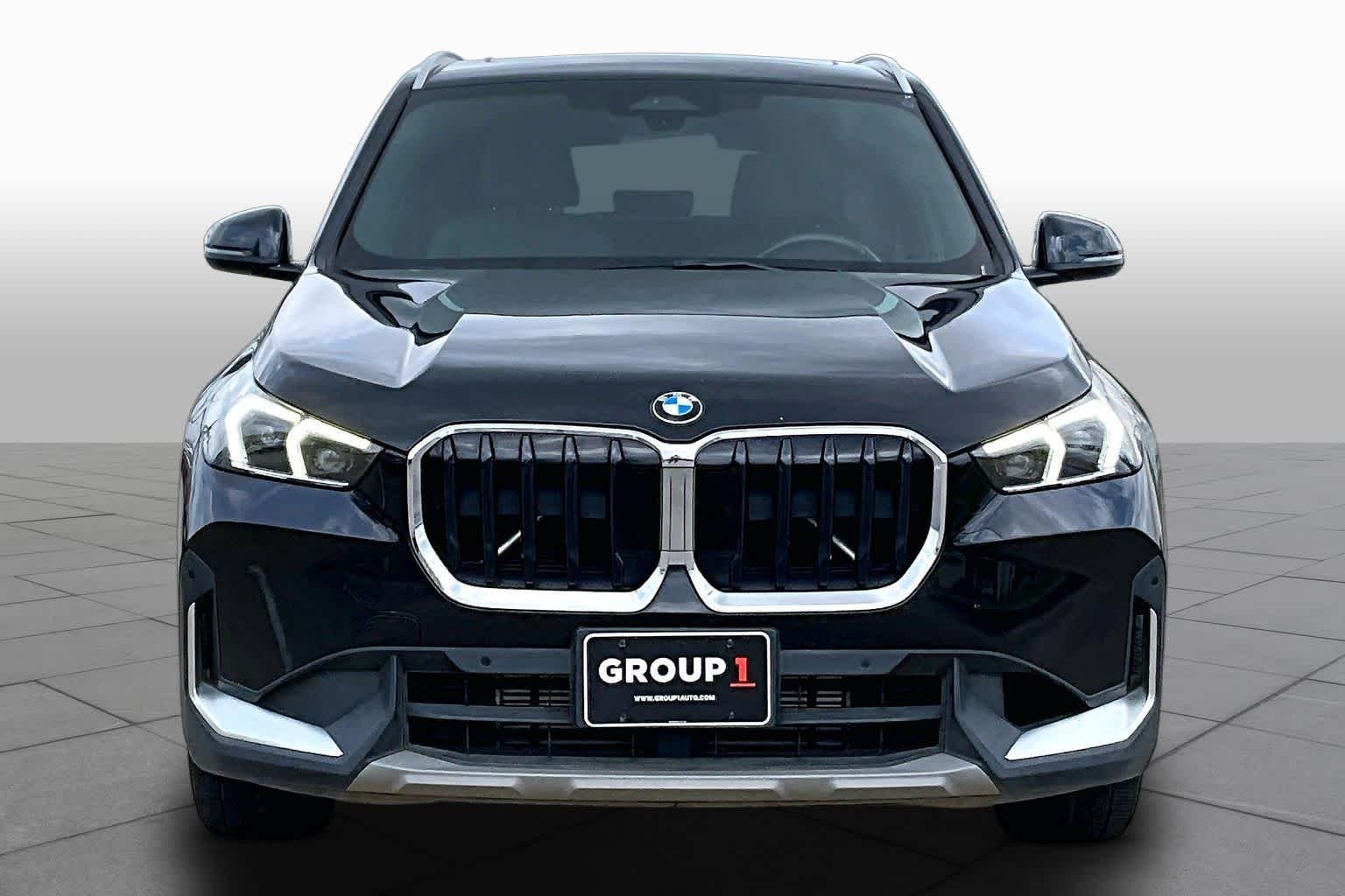 Used 2023 Black Sapphire Metallic BMW xDrive28i image 4