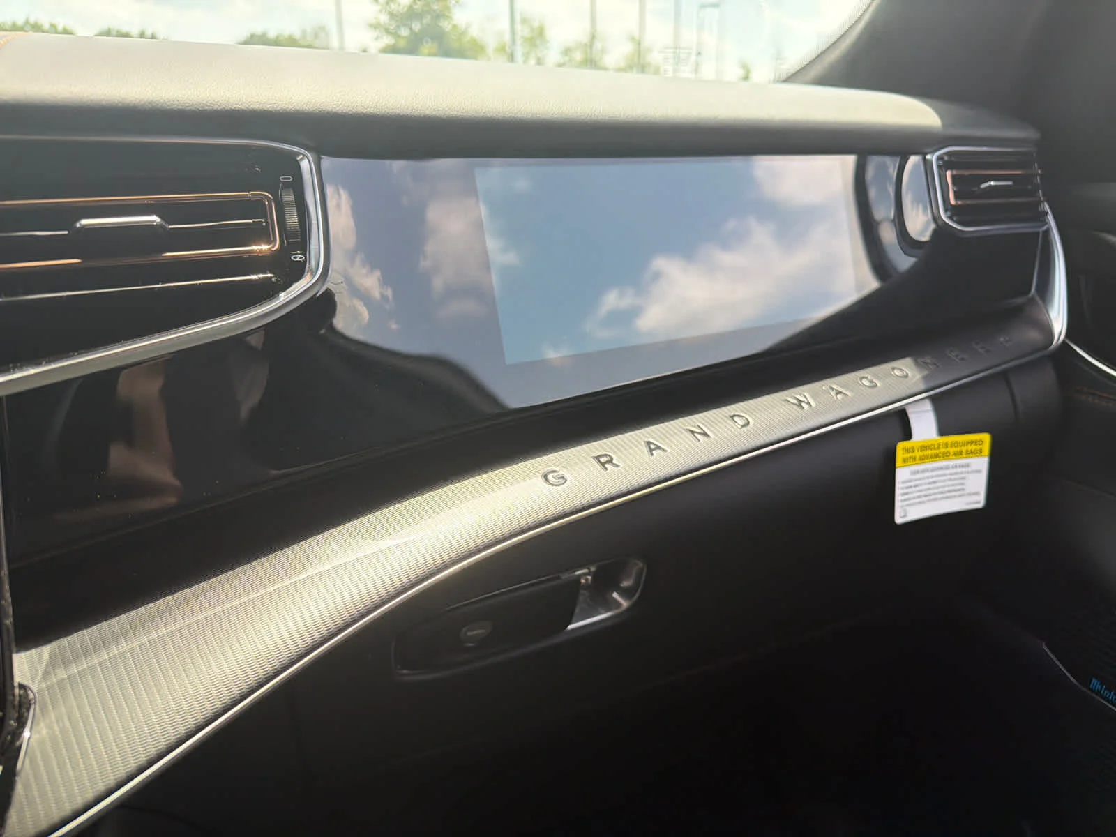 New 2026 Bright White Clearcoat Jeep Summit Reserve image 35