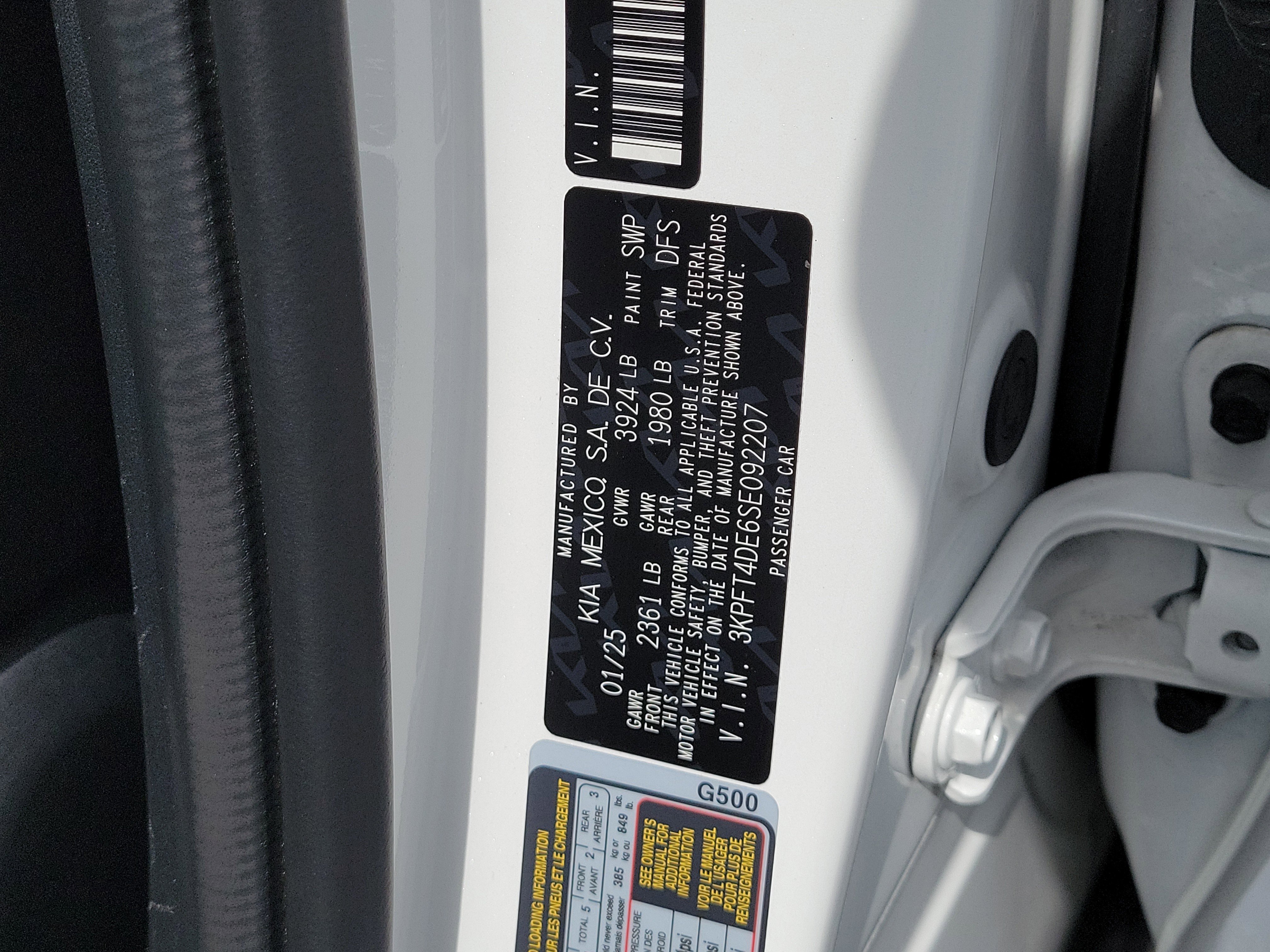 Used 2025 Snow White Pearl Kia LXS image 30