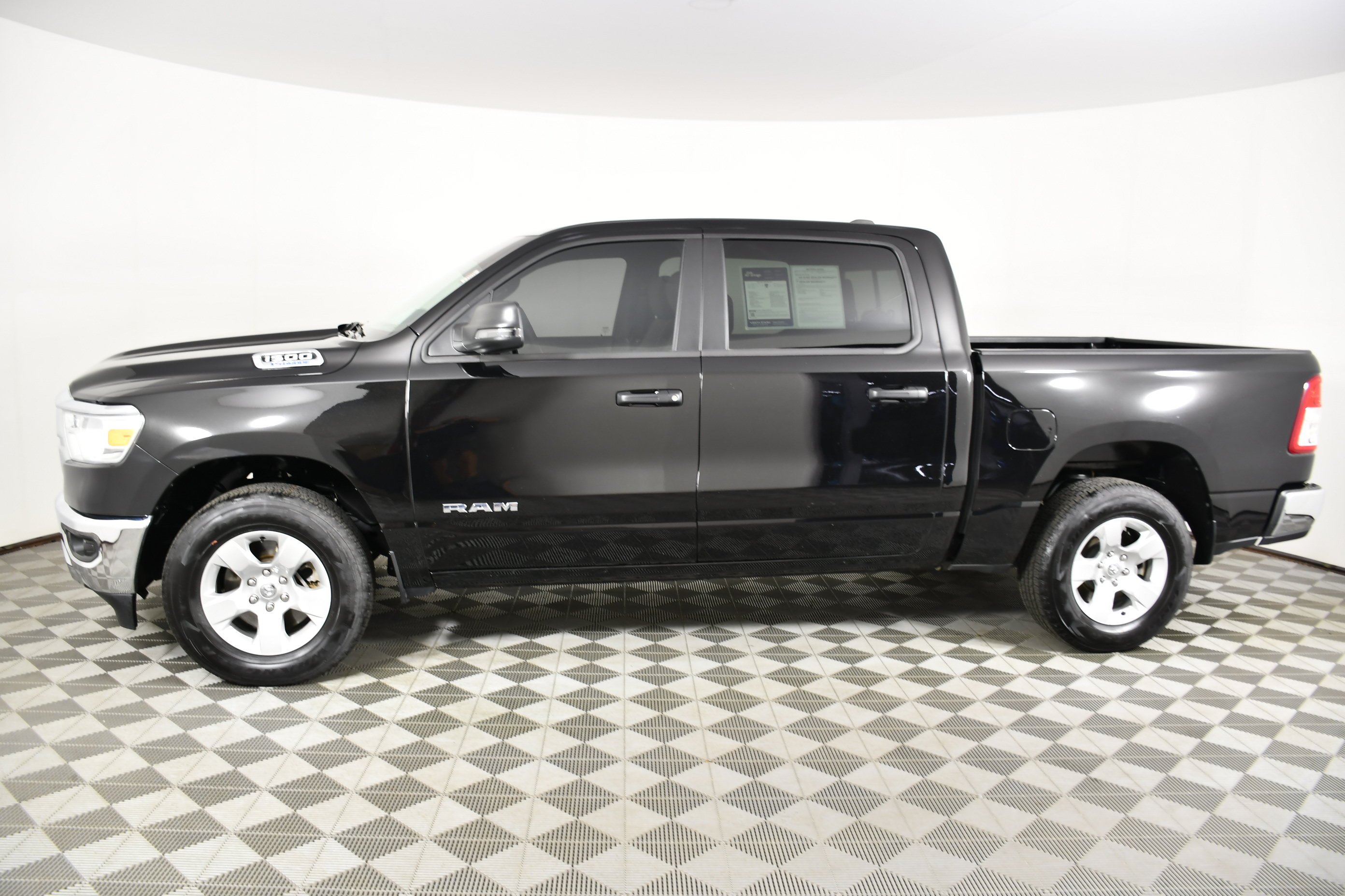 Used 2023 Diamond Black Crystal Pearlcoat Ram Big Horn image 9
