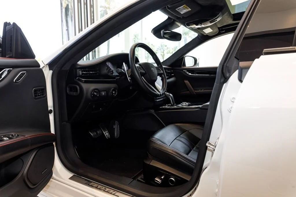 Used 2022 Bianco Maserati Modena image 29