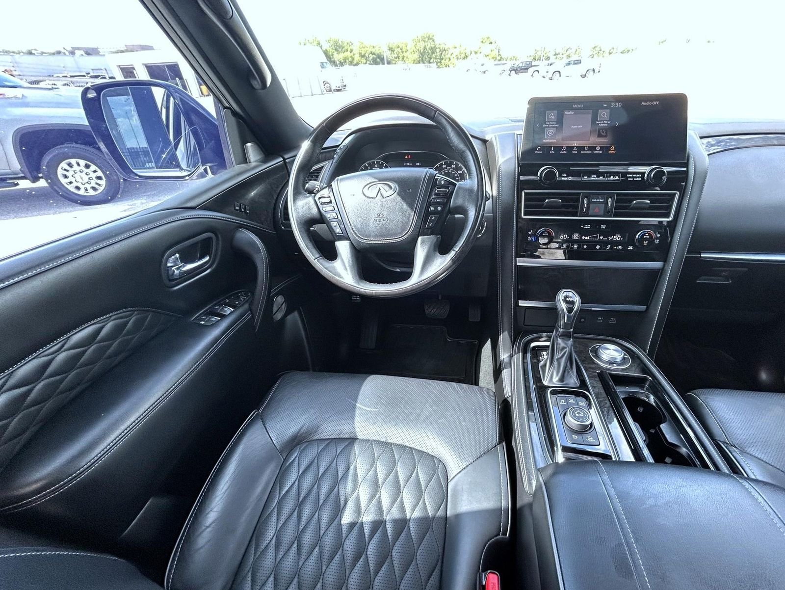 Used 2023 White INFINITI Sensory image 13