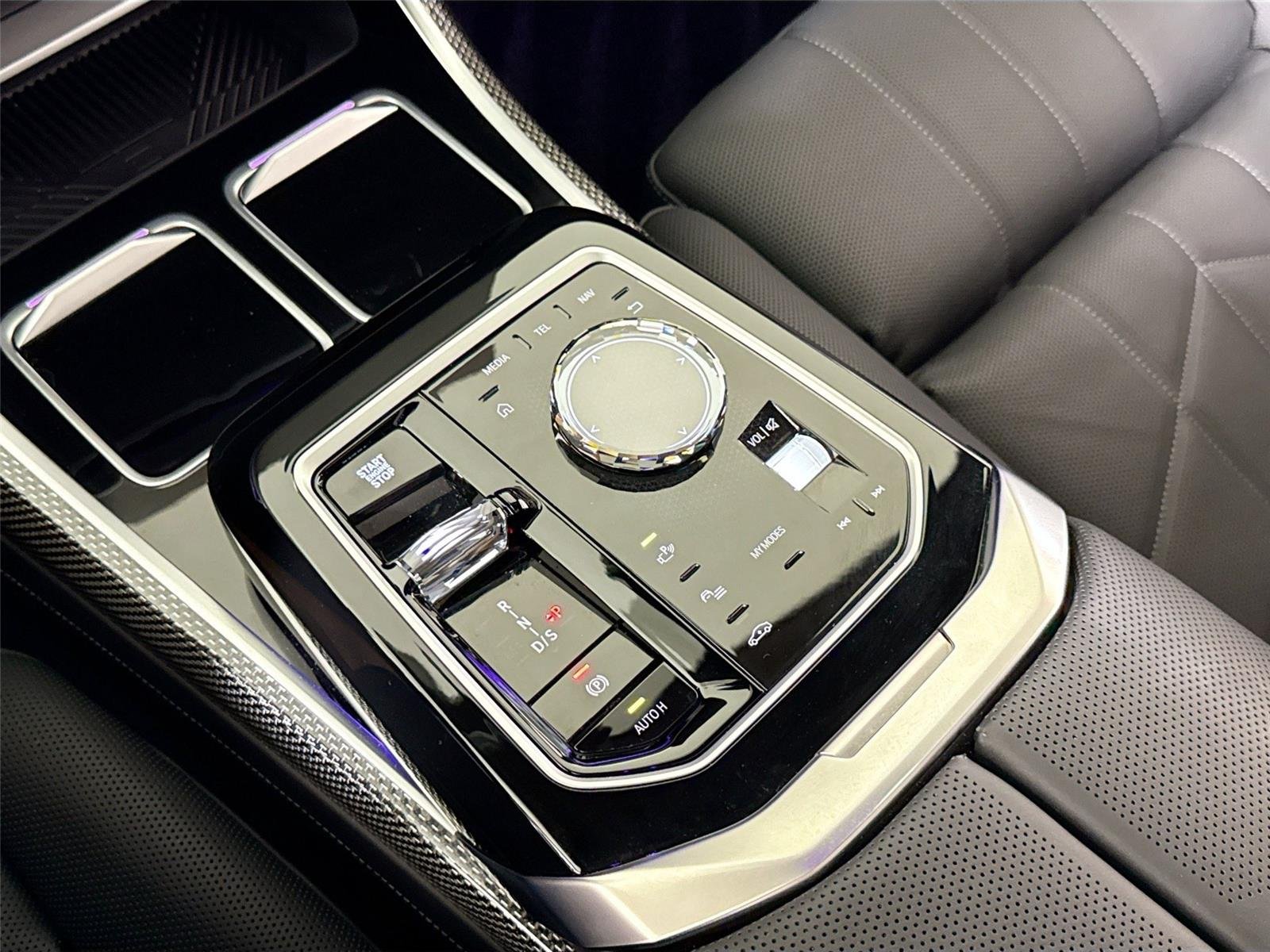 Used 2025 Frozen Deep Grey BMW 760i xDrive | Rear TV | Frozen Paint | B&W Sound System image 21