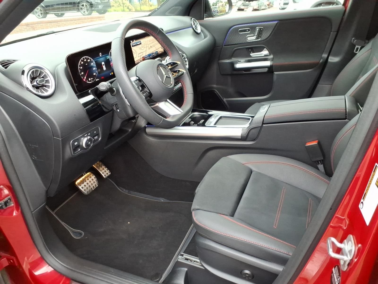 Used 2025 Red Mercedes-Benz GLA 250 image 11