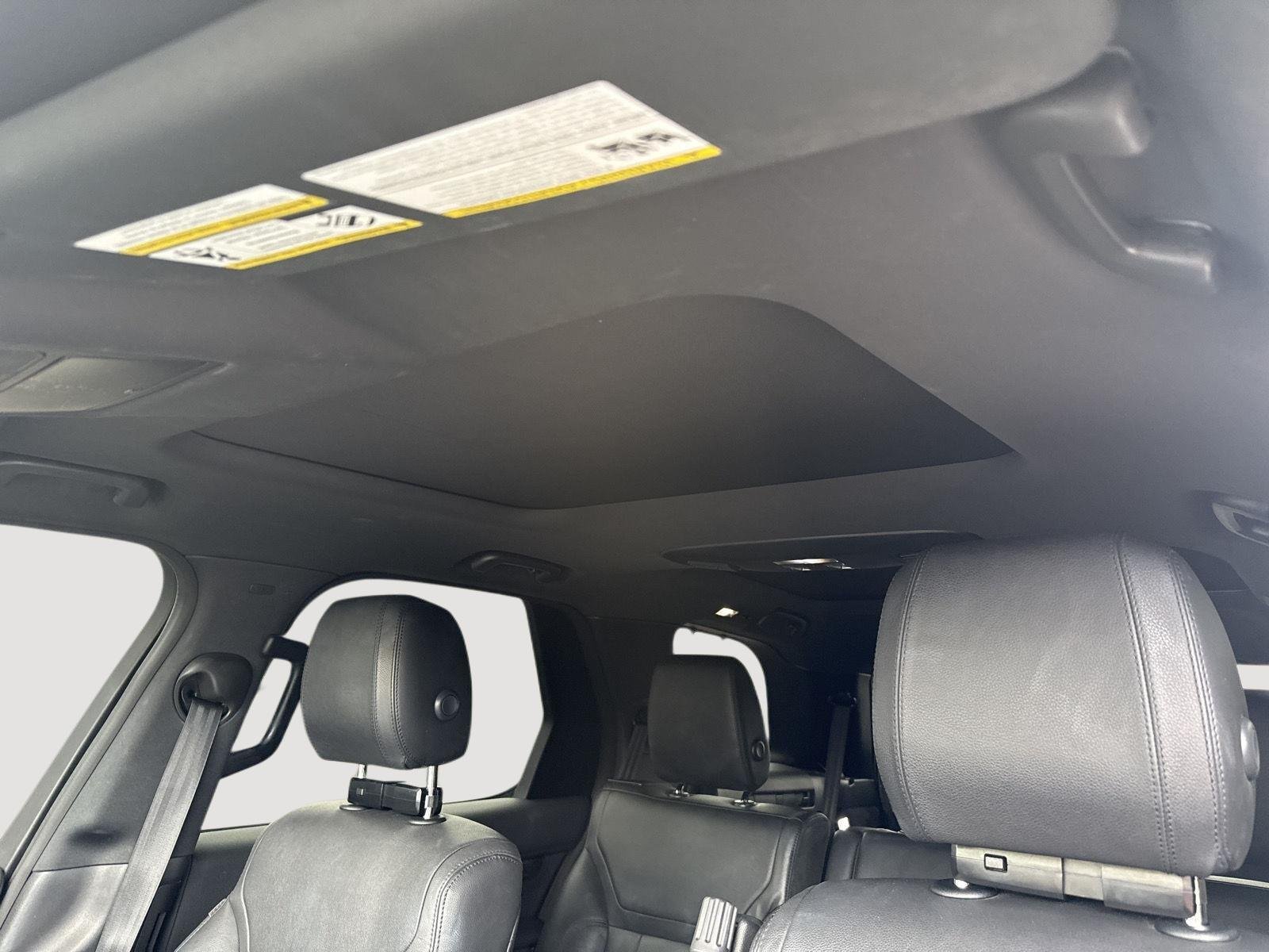 Used 2018 Santorini Black Metallic Land Rover HSE image 4