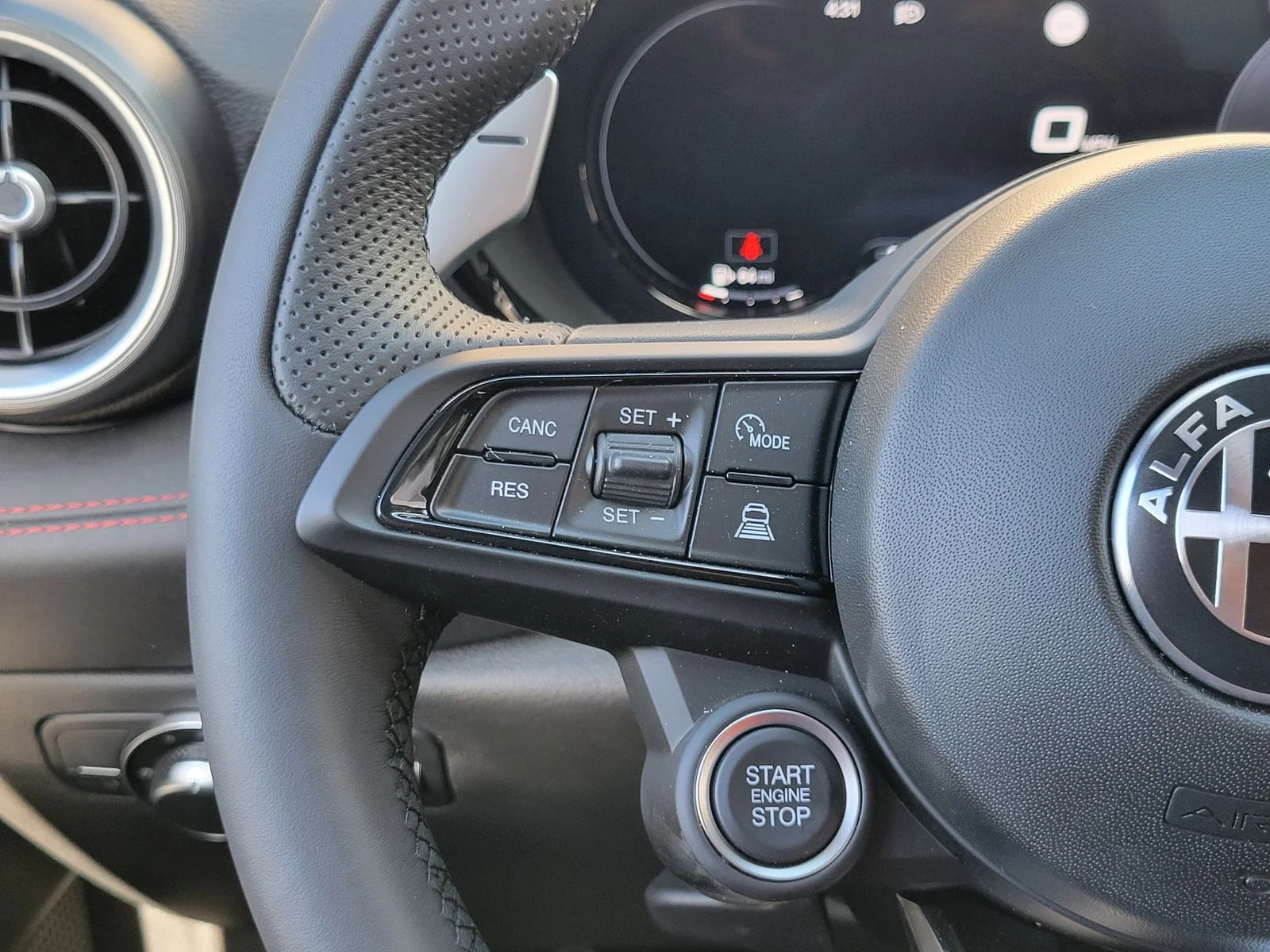 Used 2026 White Alfa Romeo Base image 5