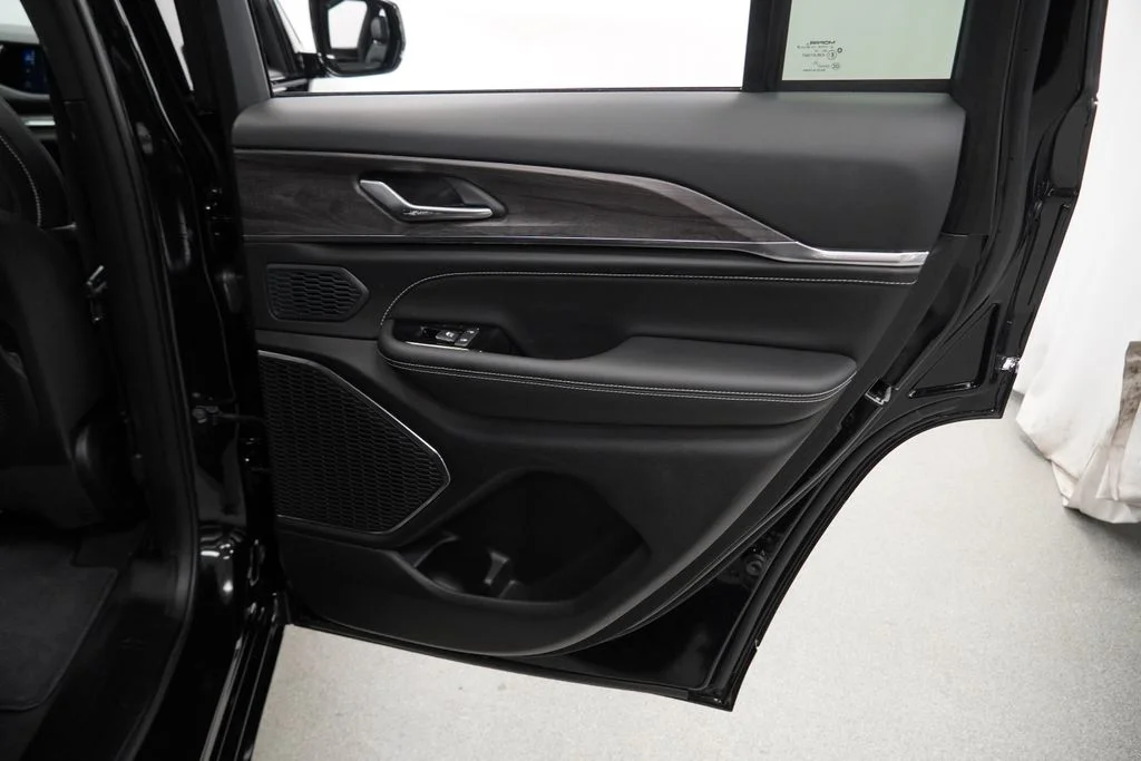 Used 2023 Black Jeep Overland image 46