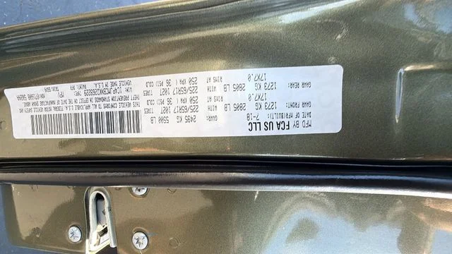 Used 2019 Green Jeep Latitude image 33