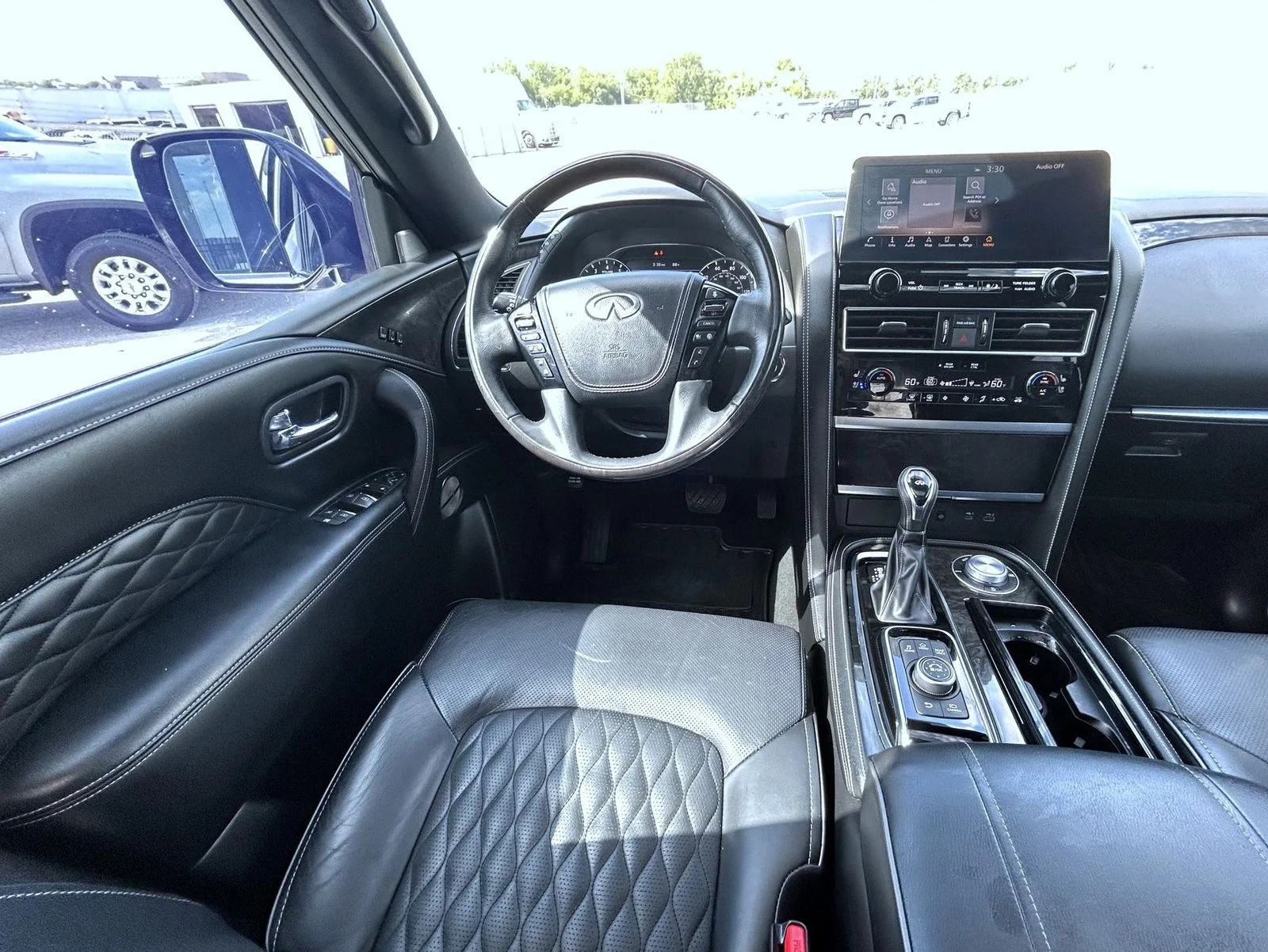 Used 2023 White INFINITI Sensory image 13