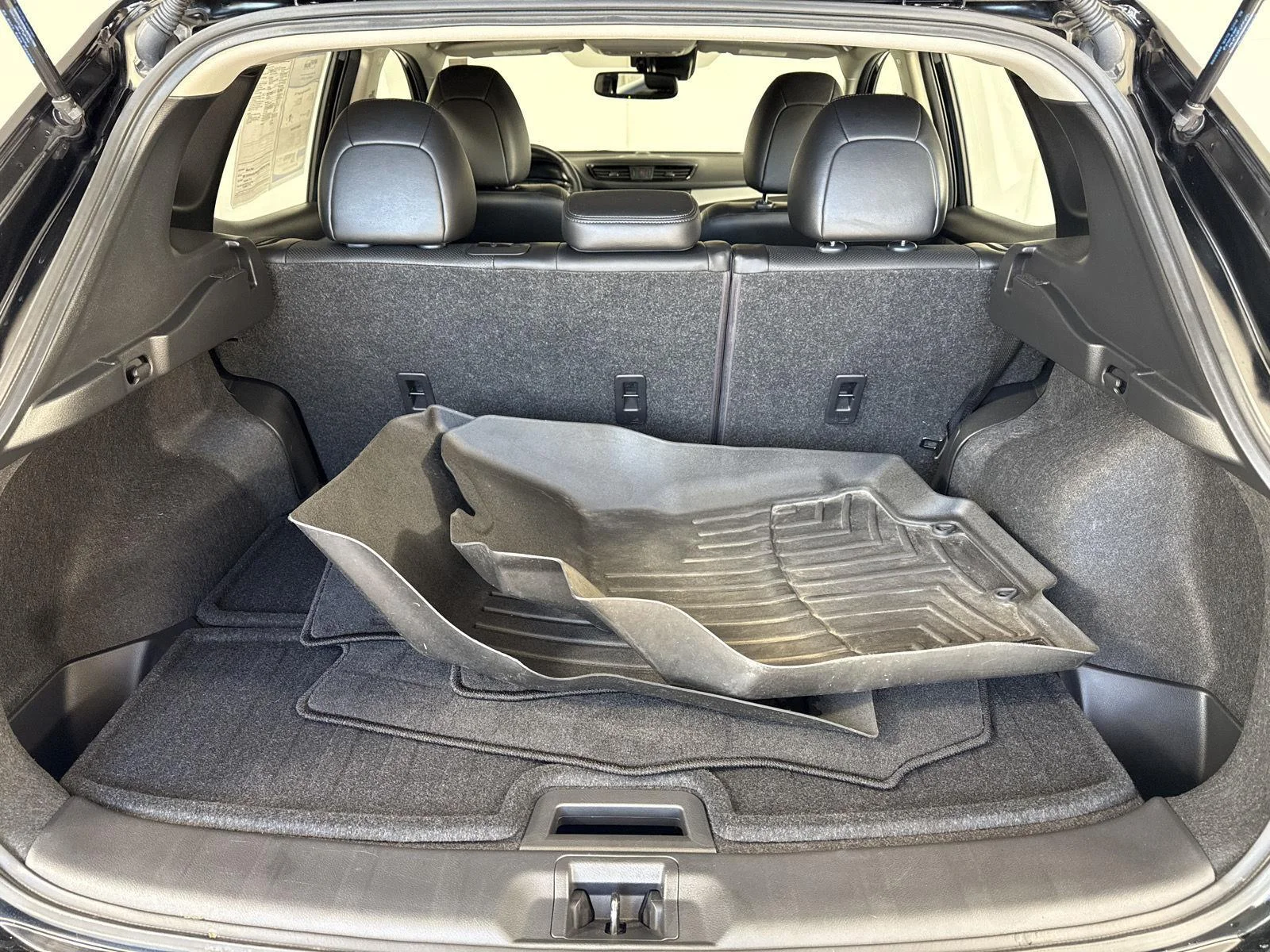 Used 2020 Magnetic Black Pearl Nissan SL image 7