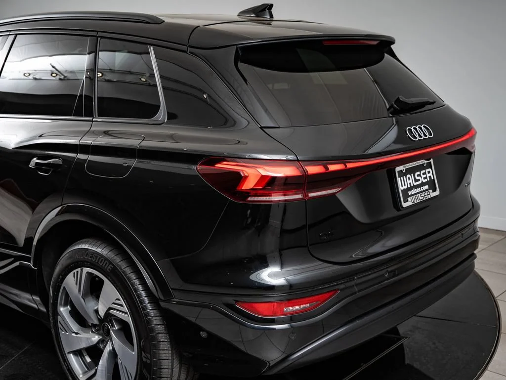 Used 2025 Mythos Black Metallic Audi Premium Plus image 19