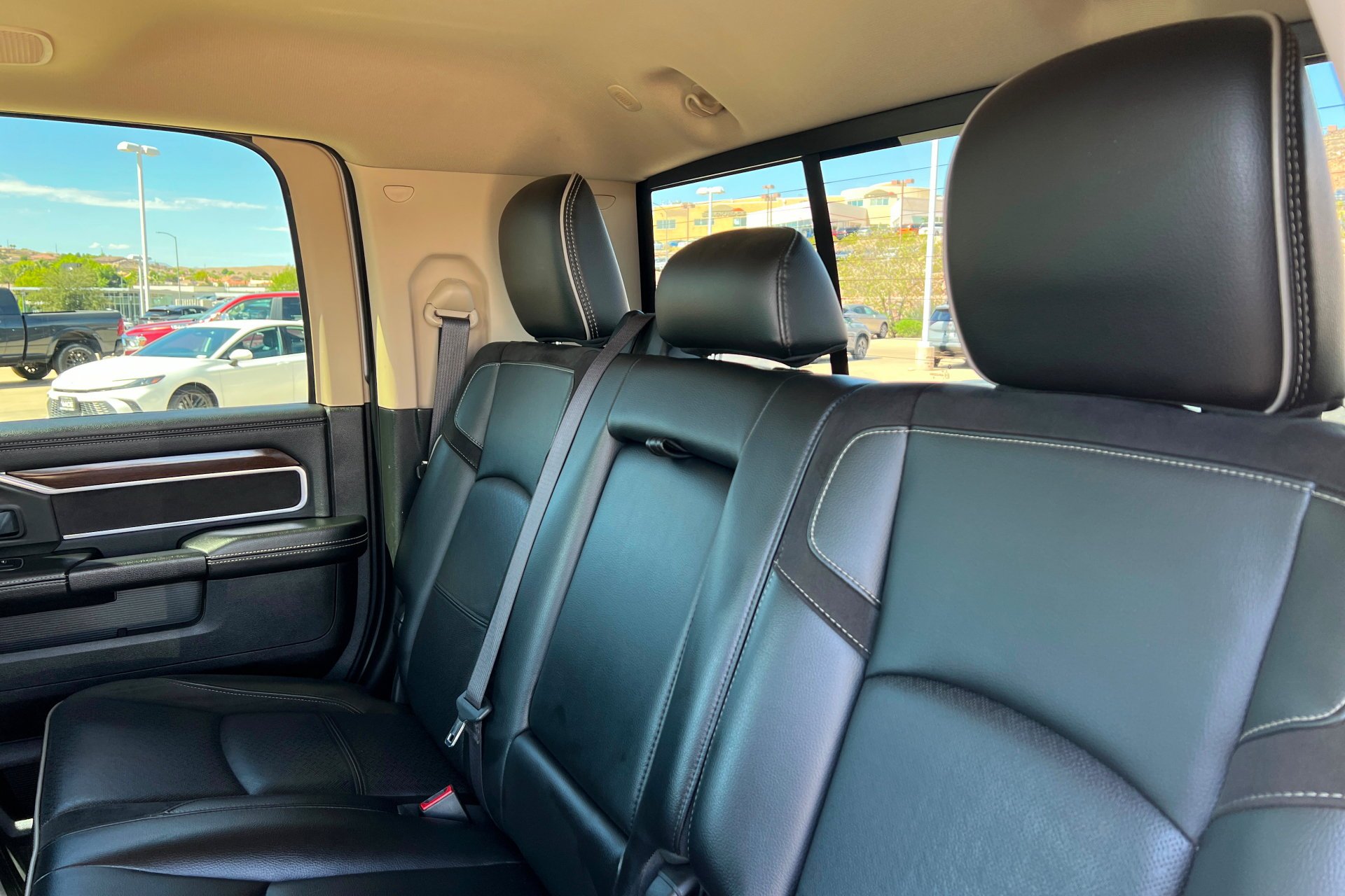 Used 2022 Billet Silver Metallic Clearcoat Ram Laramie image 21