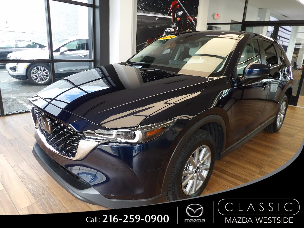 2023 Mazda CX-5 S Preferred package Auto AWD's photo