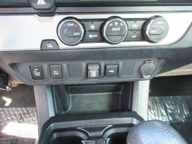 Used 2022 Black Toyota SR5 image 27