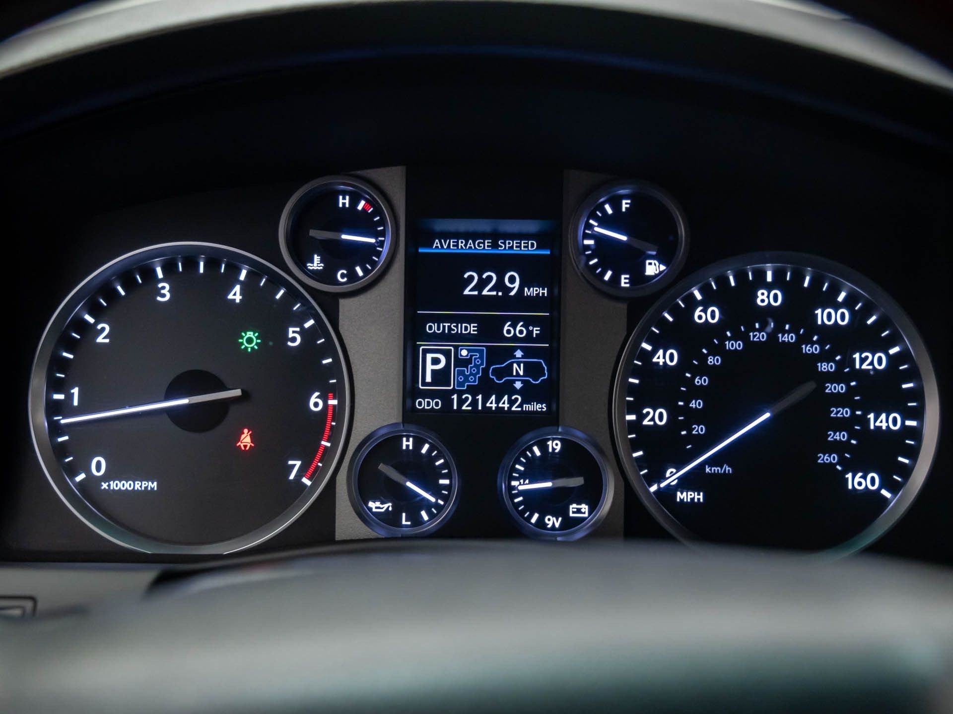 Used 2014 Black Lexus 570 image 24