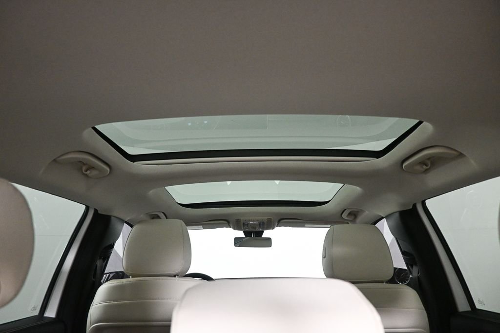 Used 2021  Mercedes-Benz GLB 250 image 20