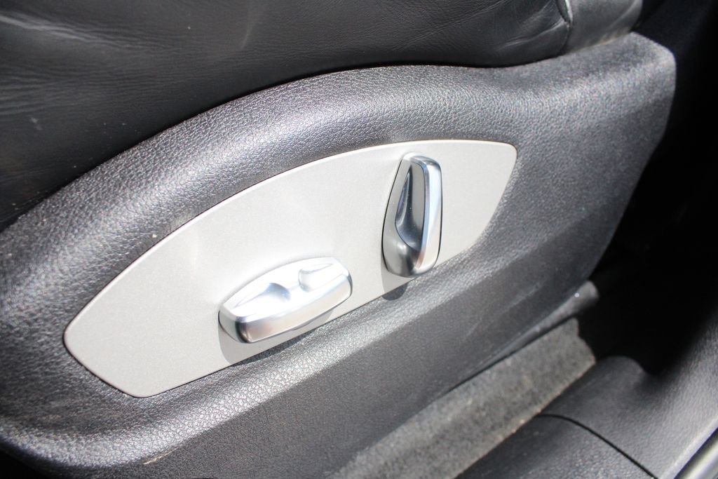 Used 2023 White Porsche T image 3
