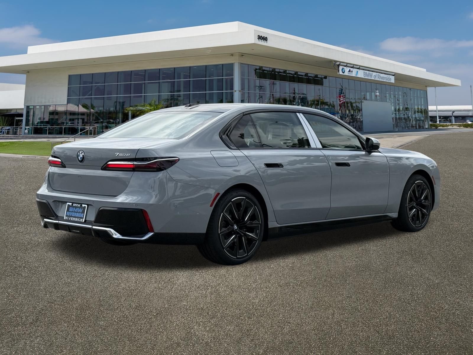 New 2026 Brooklyn Grey Metallic BMW 750e xDrive image 10