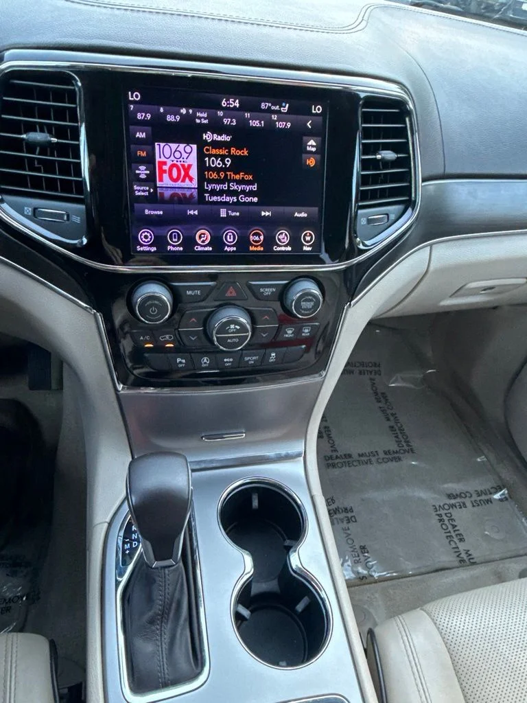 Used 2019 Black Jeep Overland image 21