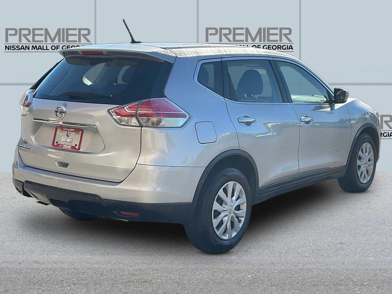 Used 2015 Silver Nissan S image 6