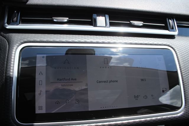 Used 2022 White Land Rover S image 5