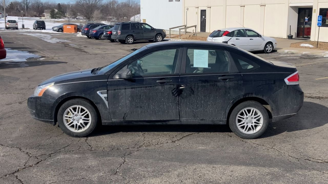 2008 Ford Focus SE photo 2