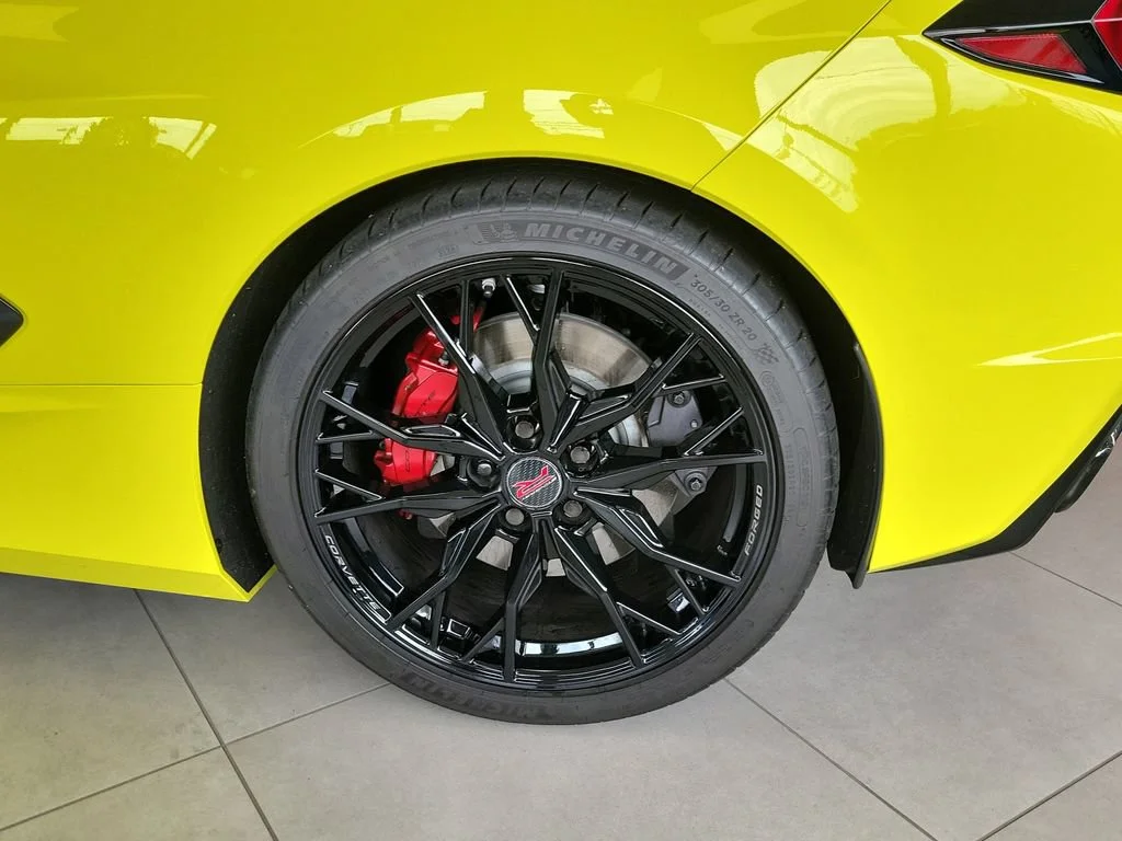 Used 2023 ACCELERATE YELLOW METALLIC Chevrolet 3LT image 15