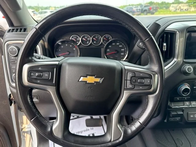 Used 2022 White Chevrolet LT image 29