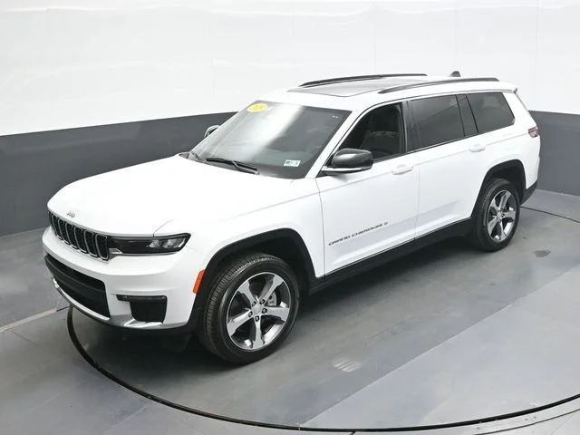 Used 2025 White Jeep Limited image 13