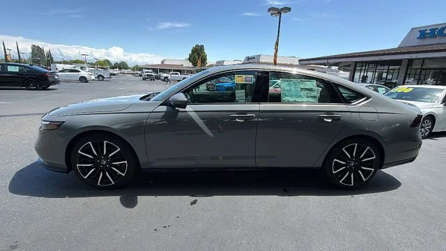 New 2026 Gray Honda Touring image 7