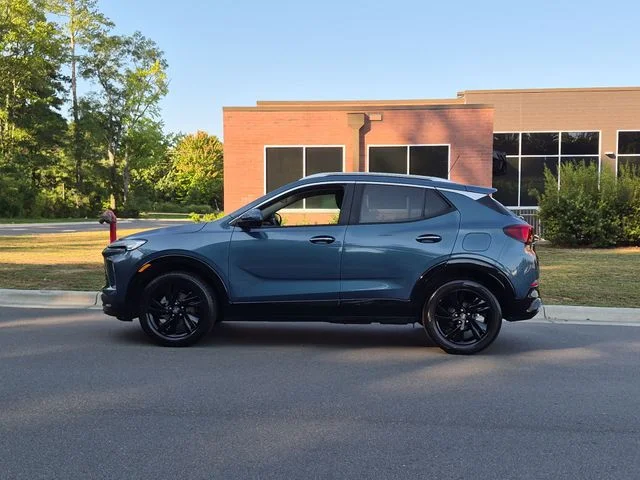 Used 2024 Blue Buick Sport Touring image 10