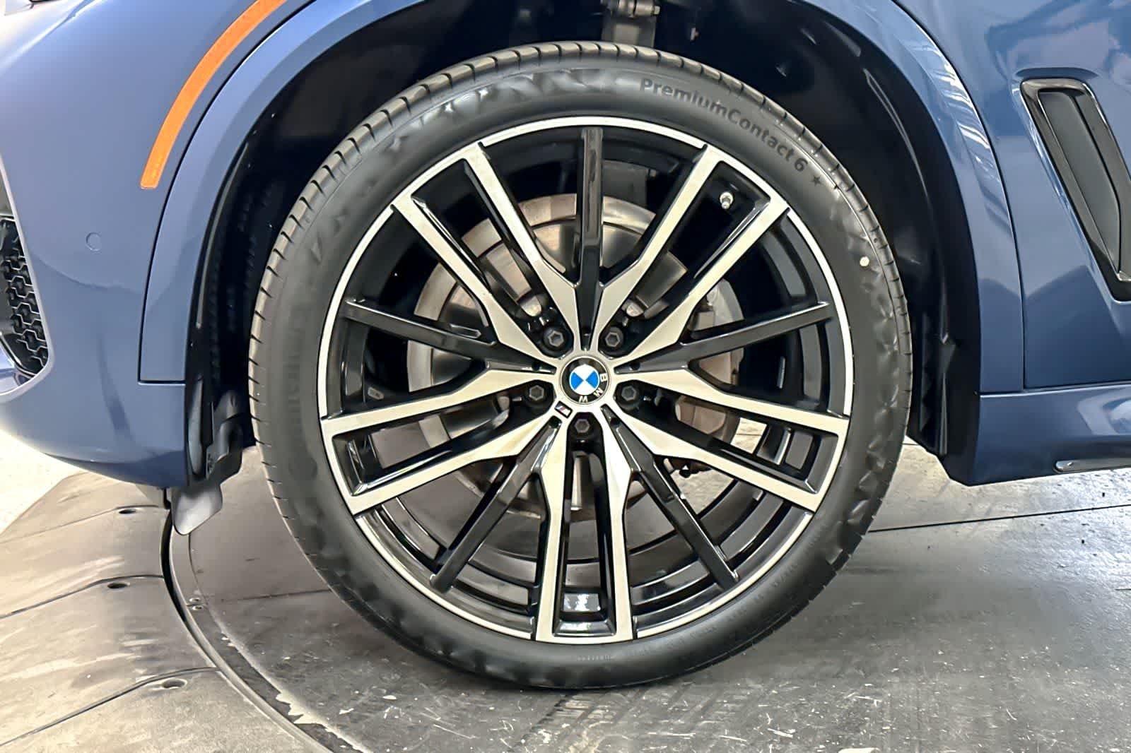 Used 2023 Phytonic Blue Metallic BMW xDrive40i image 27