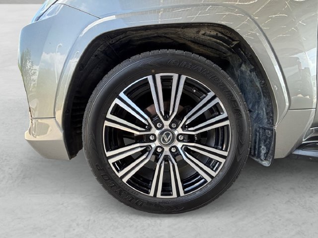 Used 2024 Silver Lexus 600 Luxury image 23