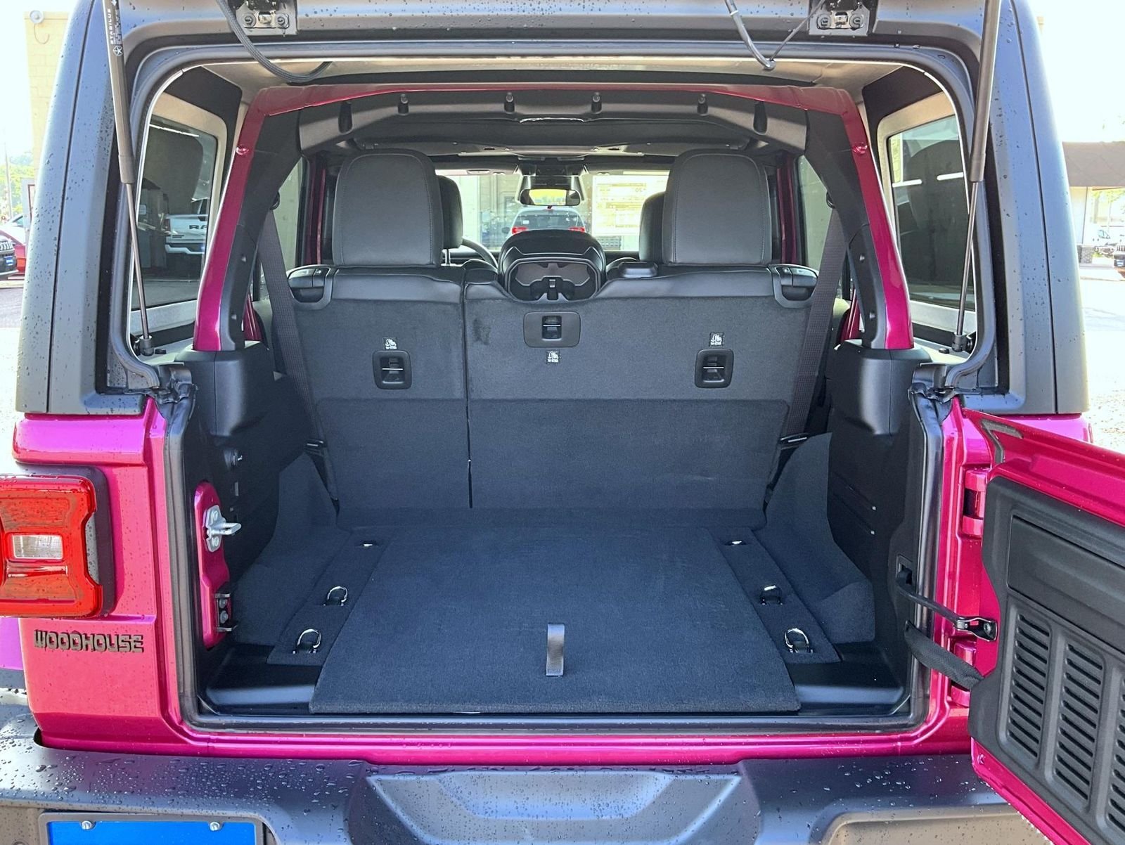 New 2026 Tuscadero Pearlcoat Jeep Rubicon image 9