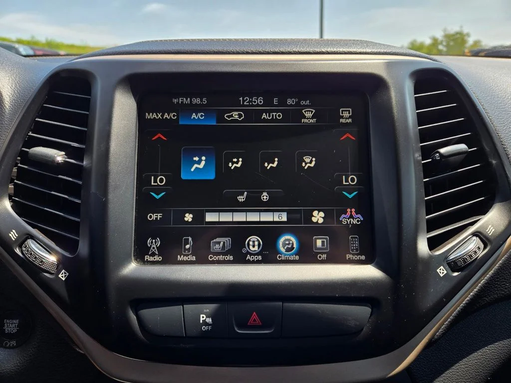 Used 2018 Beige Jeep Limited image 21