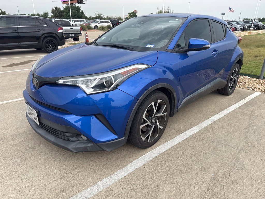 Used 2018 Blue Toyota XLE Premium image 5