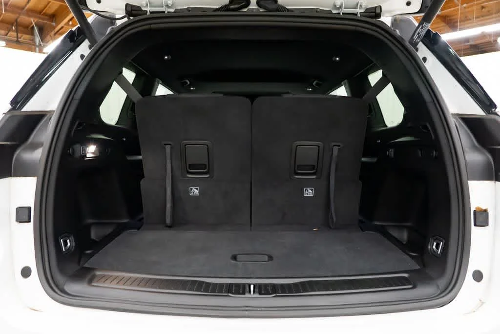 Used 2025 Bright White Clearcoat Jeep Laredo X image 8