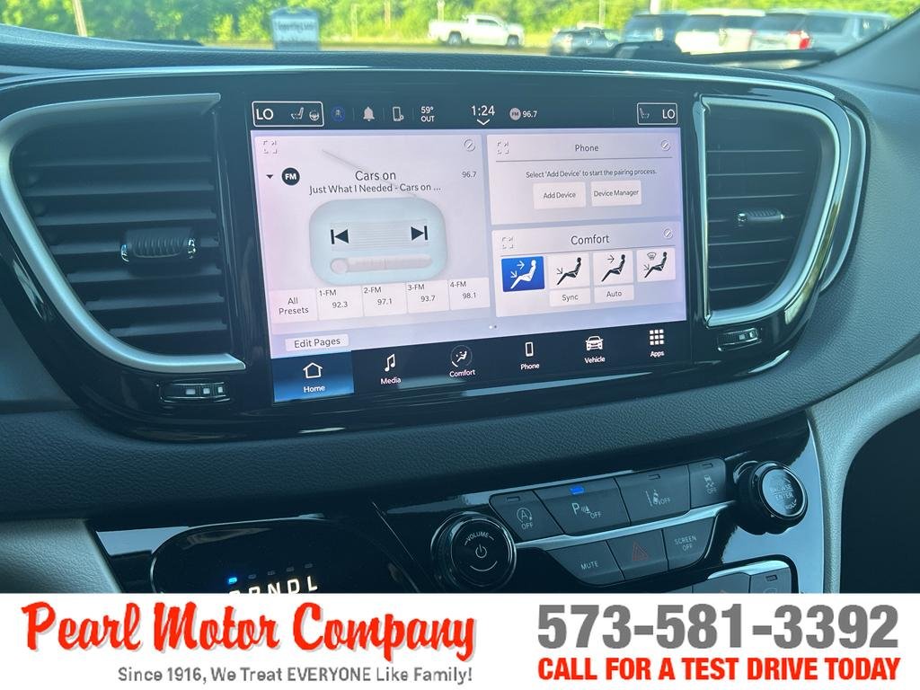 2024 Chrysler Pacifica Touring L - Photo 15