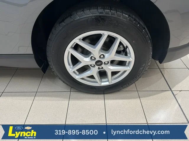 Used 2024 Gray Ford SEL image 28